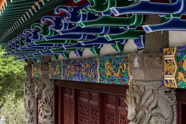 Eski geleneksel Çin tapınağı  