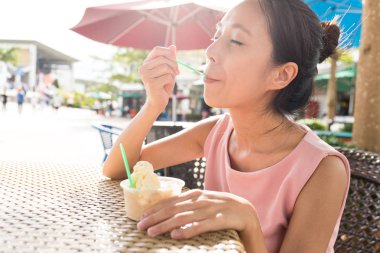 Kadın zevk buzlu krema 