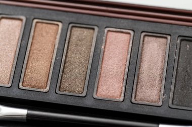 kahverengi göz farı 