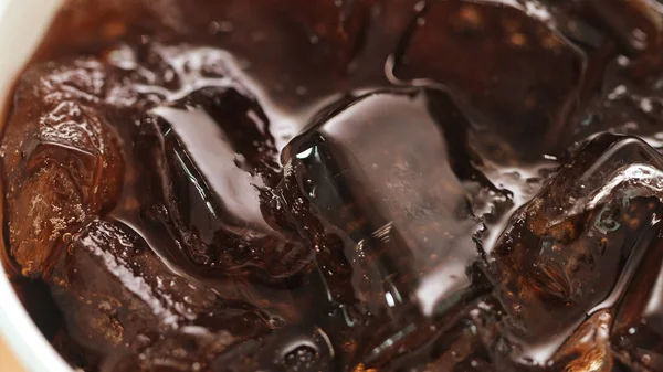 Alkolsüz içecek kola 