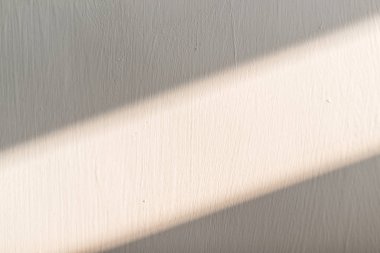 Güneş patlaması duvardaki