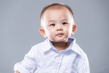 Asyalı küçük çocuk portresi