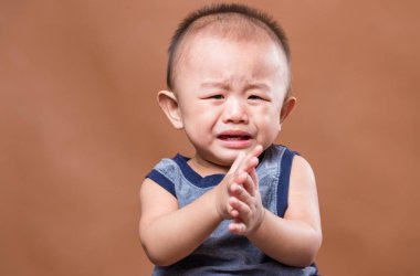 Asyalı küçük çocuk cry