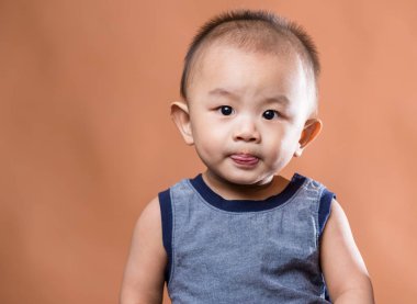 Asyalı küçük oğlu