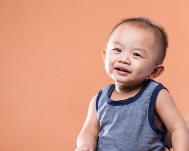 Asyalı küçük oğlu