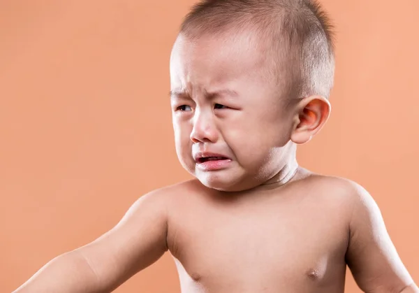 Kleine Baby jongen huilen — Stockfoto