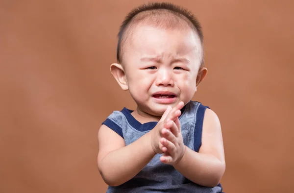 Asiatische kleine Junge weinen — Stockfoto