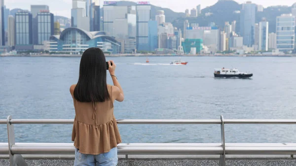 Kvinna resa i Hong Kong — Stockfoto