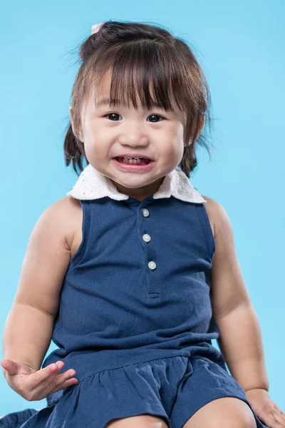 Asiática Bebé Chica Sonriendo — Foto de Stock