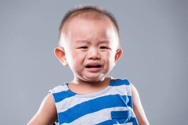 Kleiner Junge Weint — Stockfoto