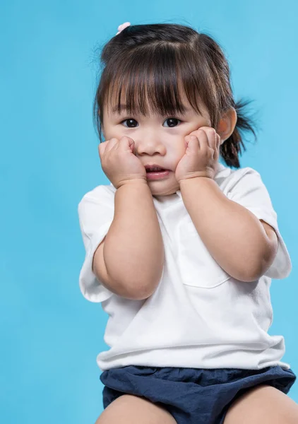Asian Baby Girl Feeling Scare — Stock Photo, Image