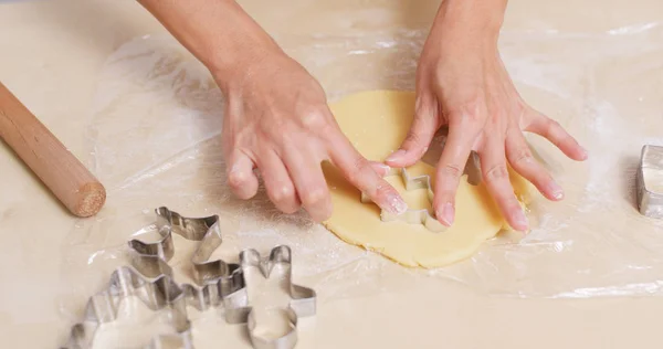 Donna Fare Biscotti Pasta — Foto Stock