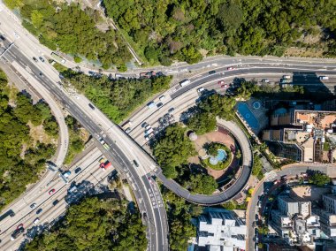 Yol kesişiminin üst görünümü 