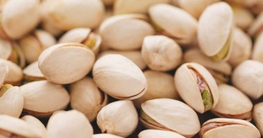 Antep fıstığı yığını kabukları ile yakın çekim