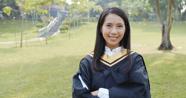 Glücklich Asiatische Frau Abschluss — Stockfoto