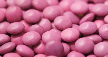 Pembe çikolata fasulye yığını