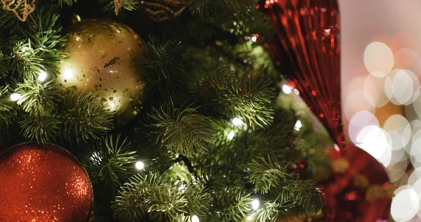 Ornamenti Natale Albero Verde — Foto Stock