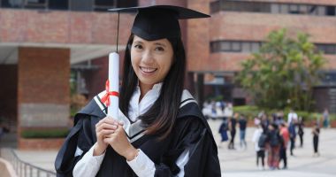 Mutlu kadın mezun oldu 