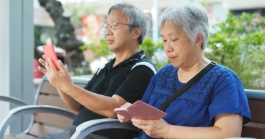 Üst düzey çift birlikte açık istimal hareket eden telefon 