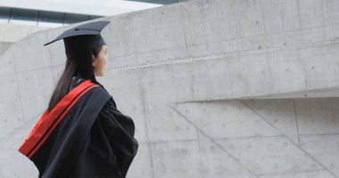 Kadın olsun mezuniyet arka arka 