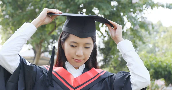 Young Woman Wear Graduation Gown — Stock Photo, Image