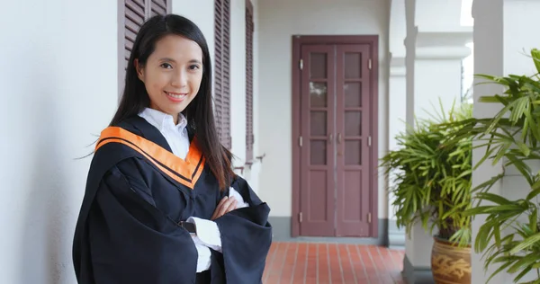 Mujer Confiada Graduó — Foto de Stock