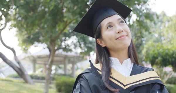 Graduación Mujer Pensar Futuro —  Fotos de Stock