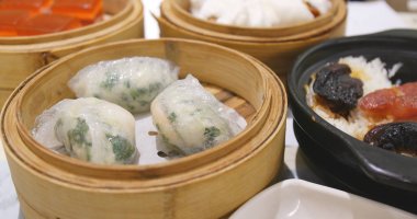 Çin dim sum restoranda yemek 