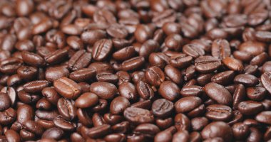 Kahve çekirdekleri kahverengi renkte