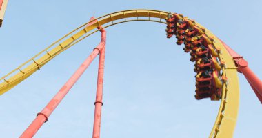 Ocean Park, Hong Kong - 09 Aralık 2017: eğlence parkı lunapark treni 