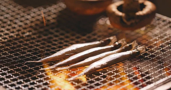 Barbekü tavuk kanadı ve mantar ile