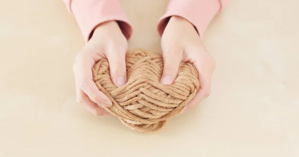 Vrouw Handen Met Breien Wol — Stockfoto