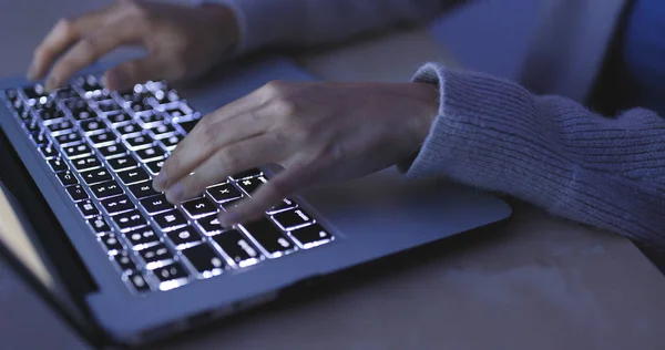 Woman Using Laptop Computer Night — Stock Photo, Image