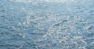 Deniz dalga görünümü üzerinde kıvılcım