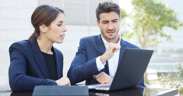 Business People Looking Laptop Computer Discuss Future Project Plan Outdoor — Stock Photo, Image