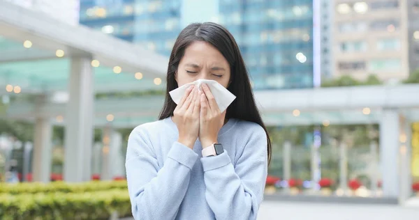 Woman Runny Nose Outdoor — Stock Photo, Image