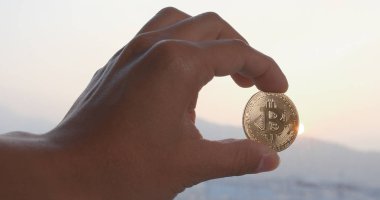 Holding bitcoin günbatımı zaman içinde teslim
