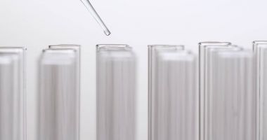 Pipet ve test tüpleri kapat 