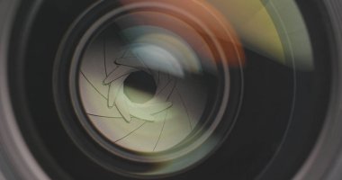 Kamera lens odaklama ve zum 