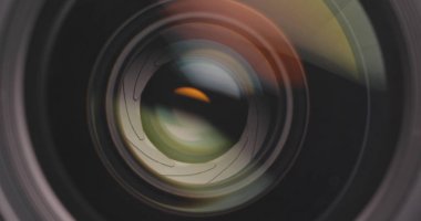 Kamera lens odaklama ve zum 