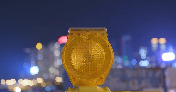 Upozornění Žluté Světlo Městě Noci — Stock fotografie