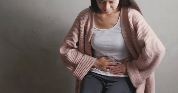 Mujer Asiática Sufre Diarrea —  Fotos de Stock