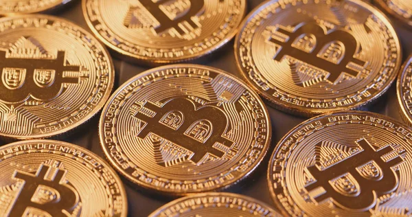 Goldene Bitcoins Stapeln Sich Großaufnahme — Stockfoto