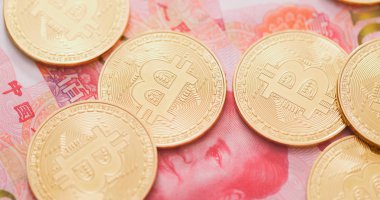 Çin banknot ve Bitcoins kapat