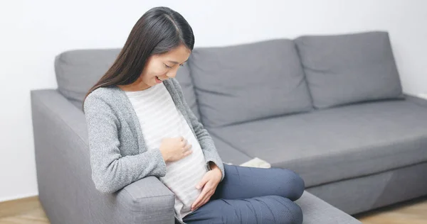 Asijské Těhotná Žena Domácnosti — Stock fotografie