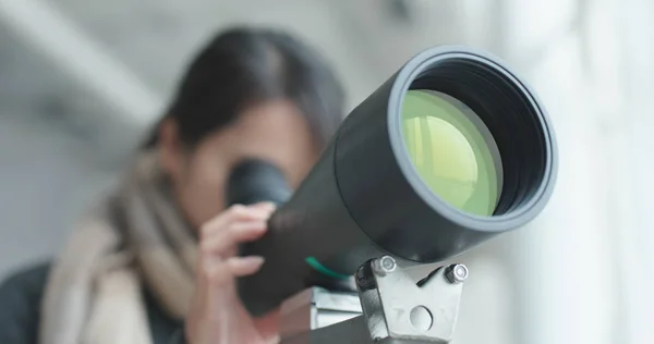 Woman Looking Though Telescope — Stock Photo, Image