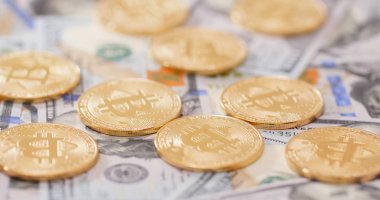 Bitcoins ve ABD Doları banknot 