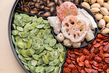 Muhtelif Çince ay yeni yıl için tepsi snack