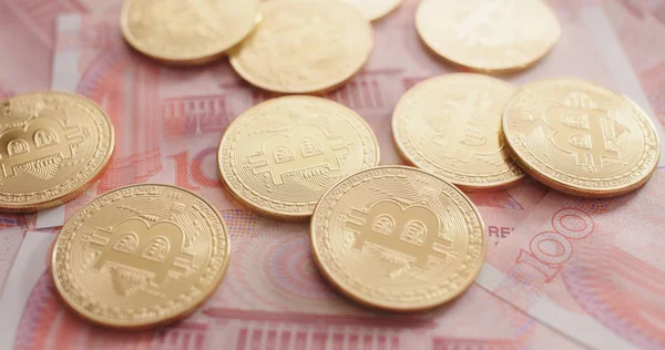 Bitcoiny Rmb Bankovky Zblízka — Stock fotografie