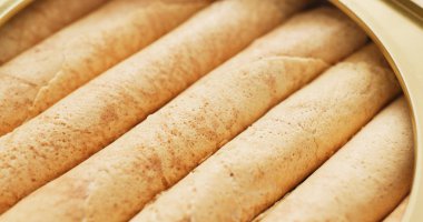 Gözleme Çin böreği metal teneke kutu içinde 